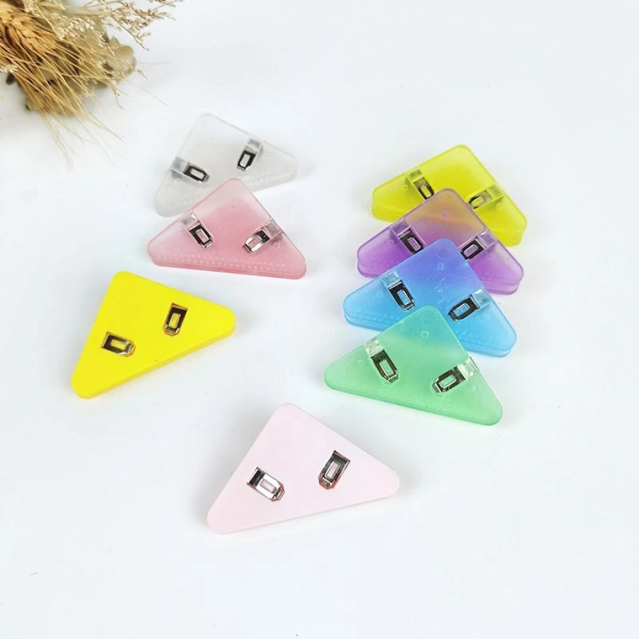 Colorful Right Angle Clamp Student Book Corner Clip